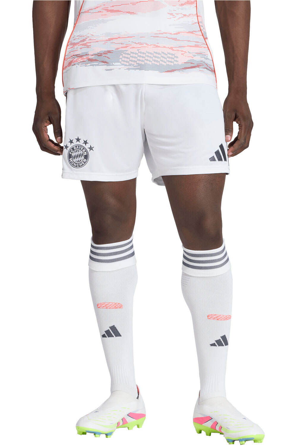 adidas pantalones fútbol oficiales B.MUNICH 26 A SHO vista frontal