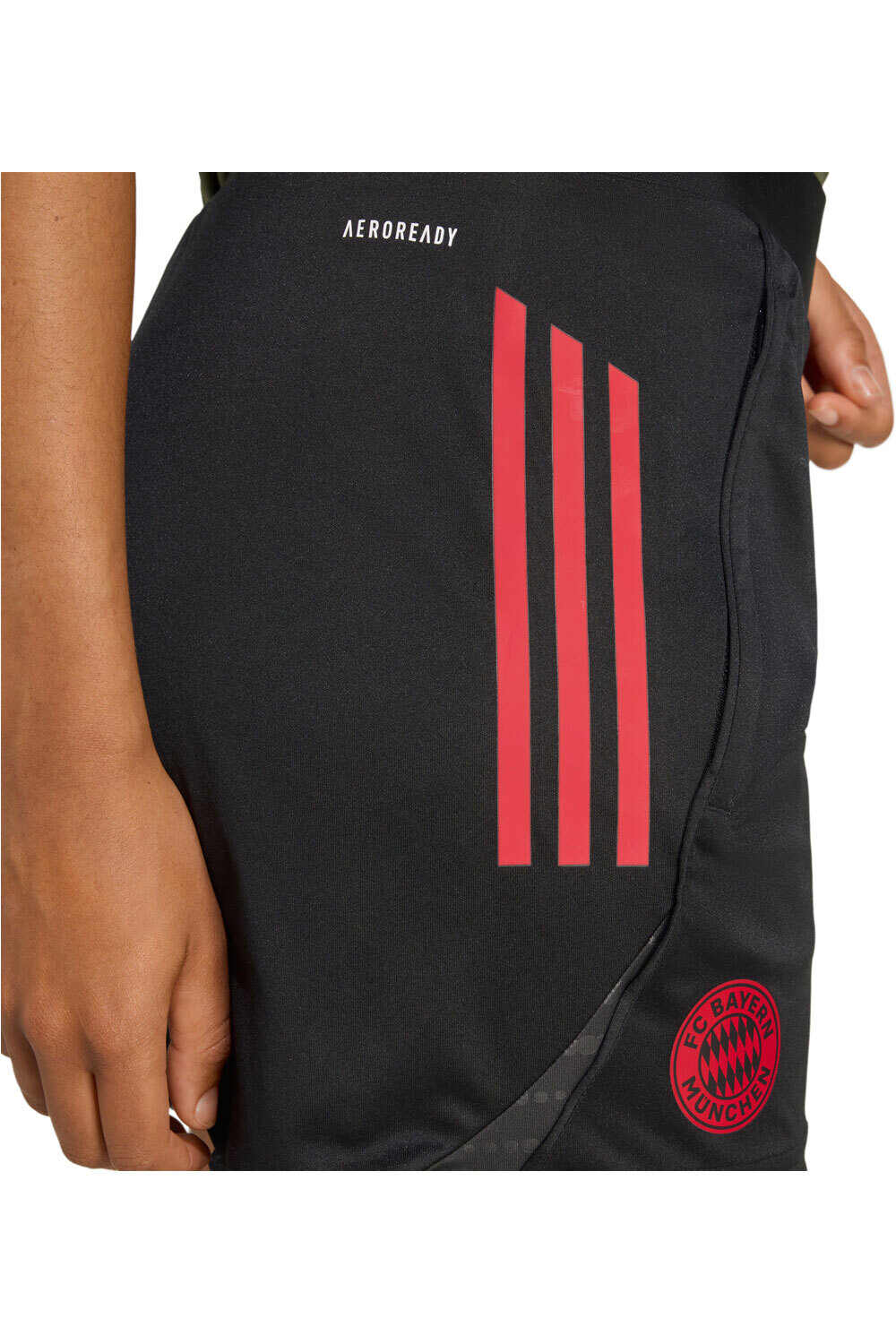 adidas pantalones fútbol oficiales B.MUNICH 26 EU TR SHO W 04