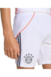 adidas pantalones fútbol oficiales niño B.MUNICH 26 A SHO Y vista detalle