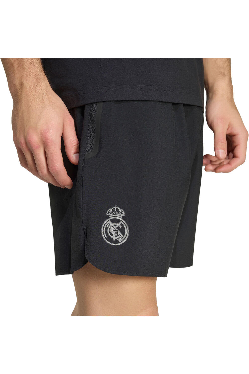 adidas pantalones fútbol oficiales REAL MADRID TIRO TRAVEL SHORT vista detalle
