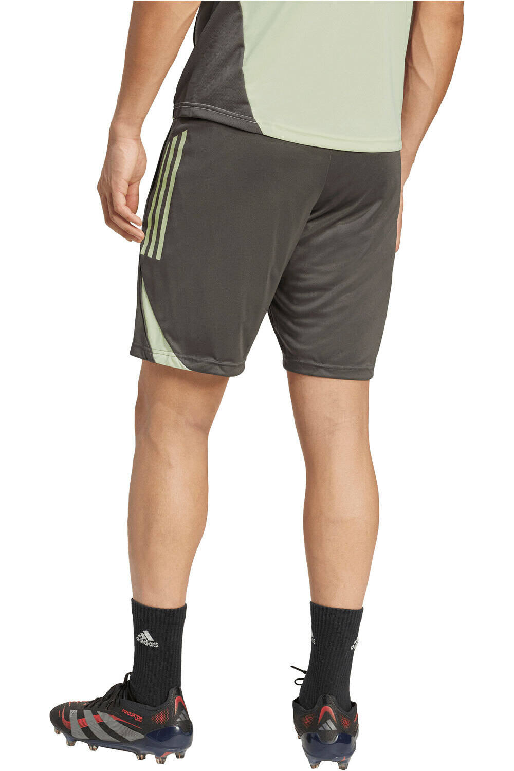 adidas pantalones fútbol oficiales R.MADRID 26 TR SHO vista trasera