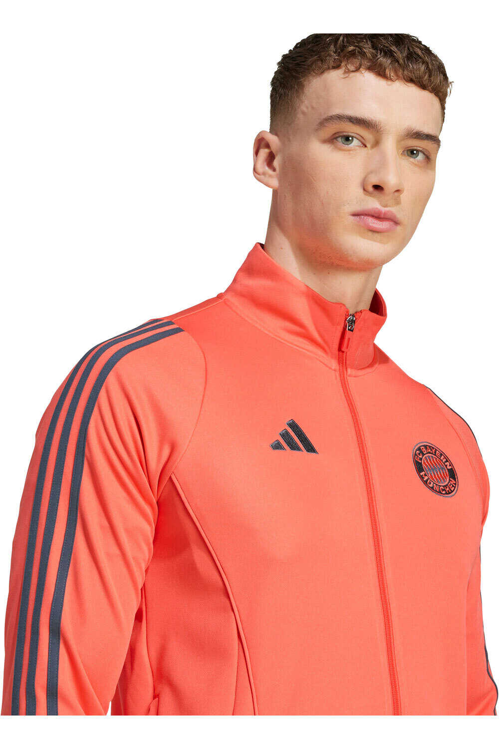 adidas pantalones largos futbol B.MUNICH 26 TK SUIT 04