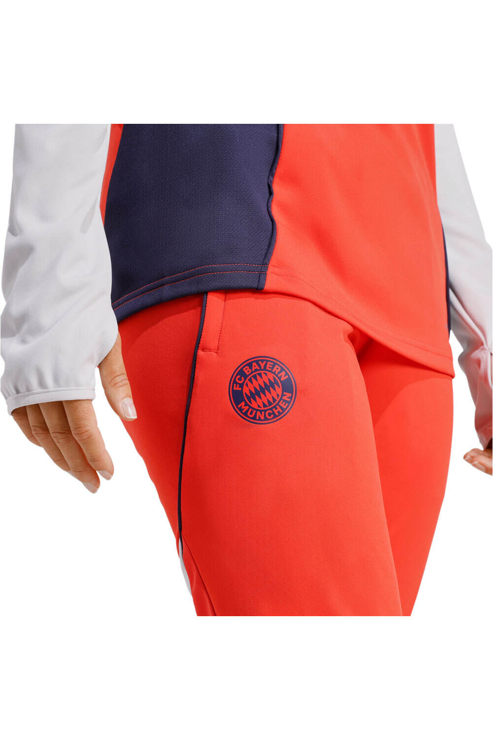 adidas pantalones largos futbol B.MUNICH 26 TR PNT W 03