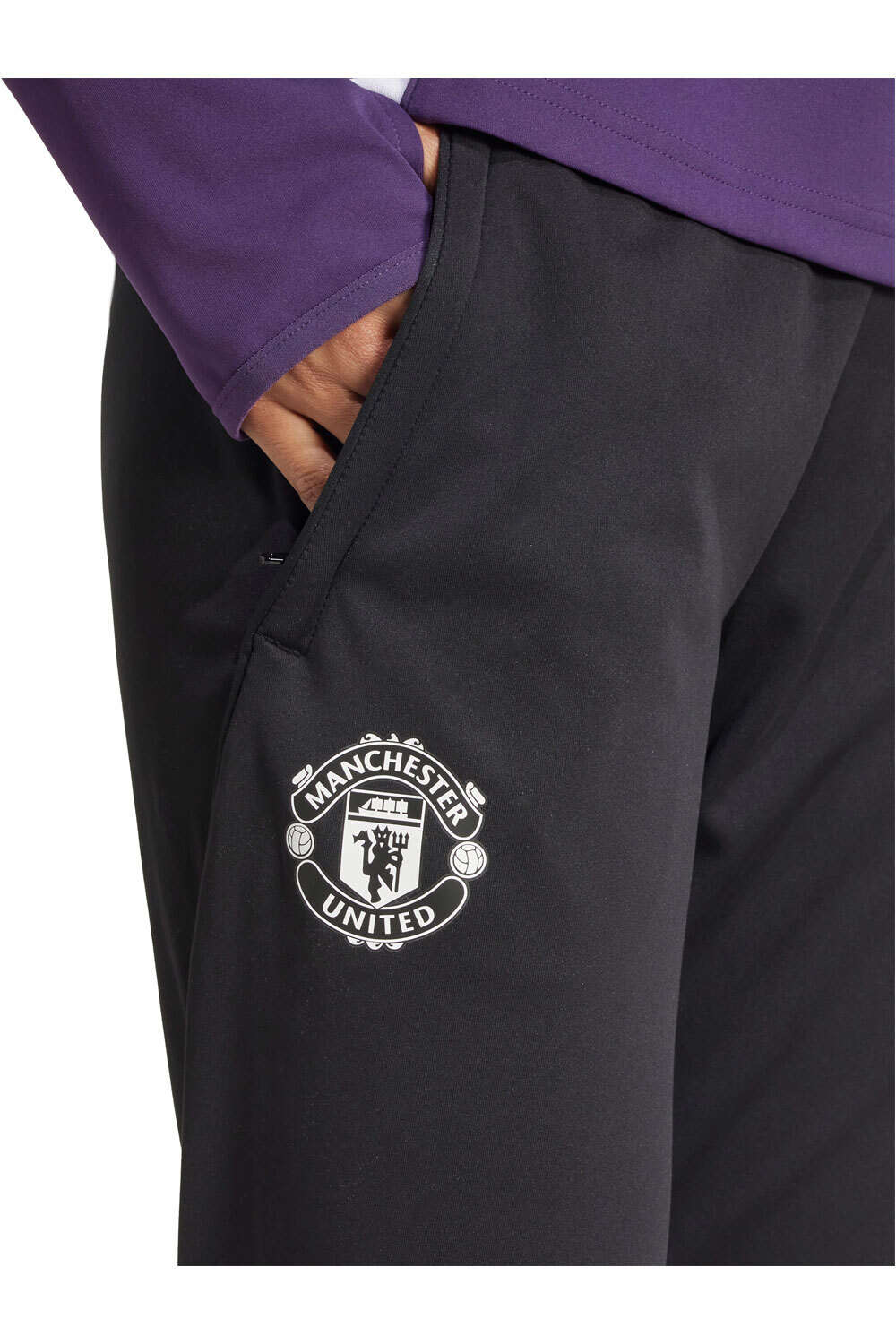 adidas pantalones largos futbol M.UNITED 26 TR PNT W 04