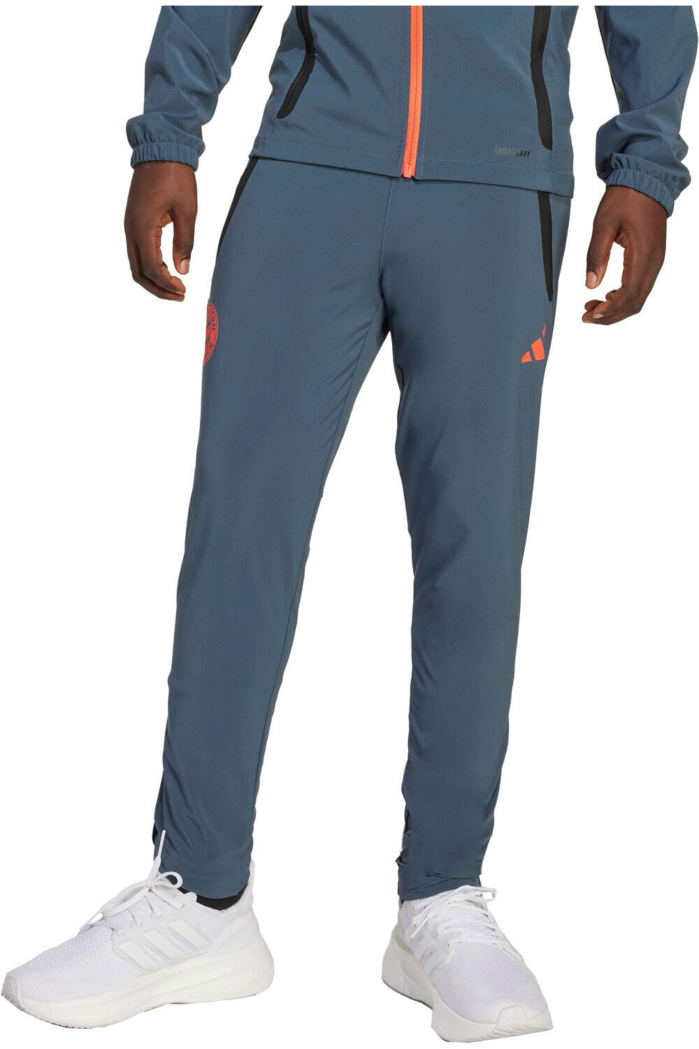 adidas pantalones largos futbol niño FC BAYERN TIRO25 COMPETITION vista frontal