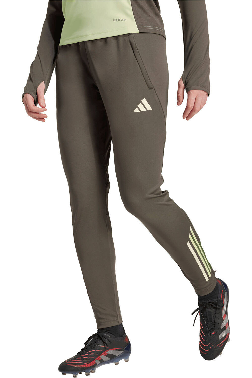 adidas pantalones largos futbol R.MADRID 26 TR PNT W vista frontal