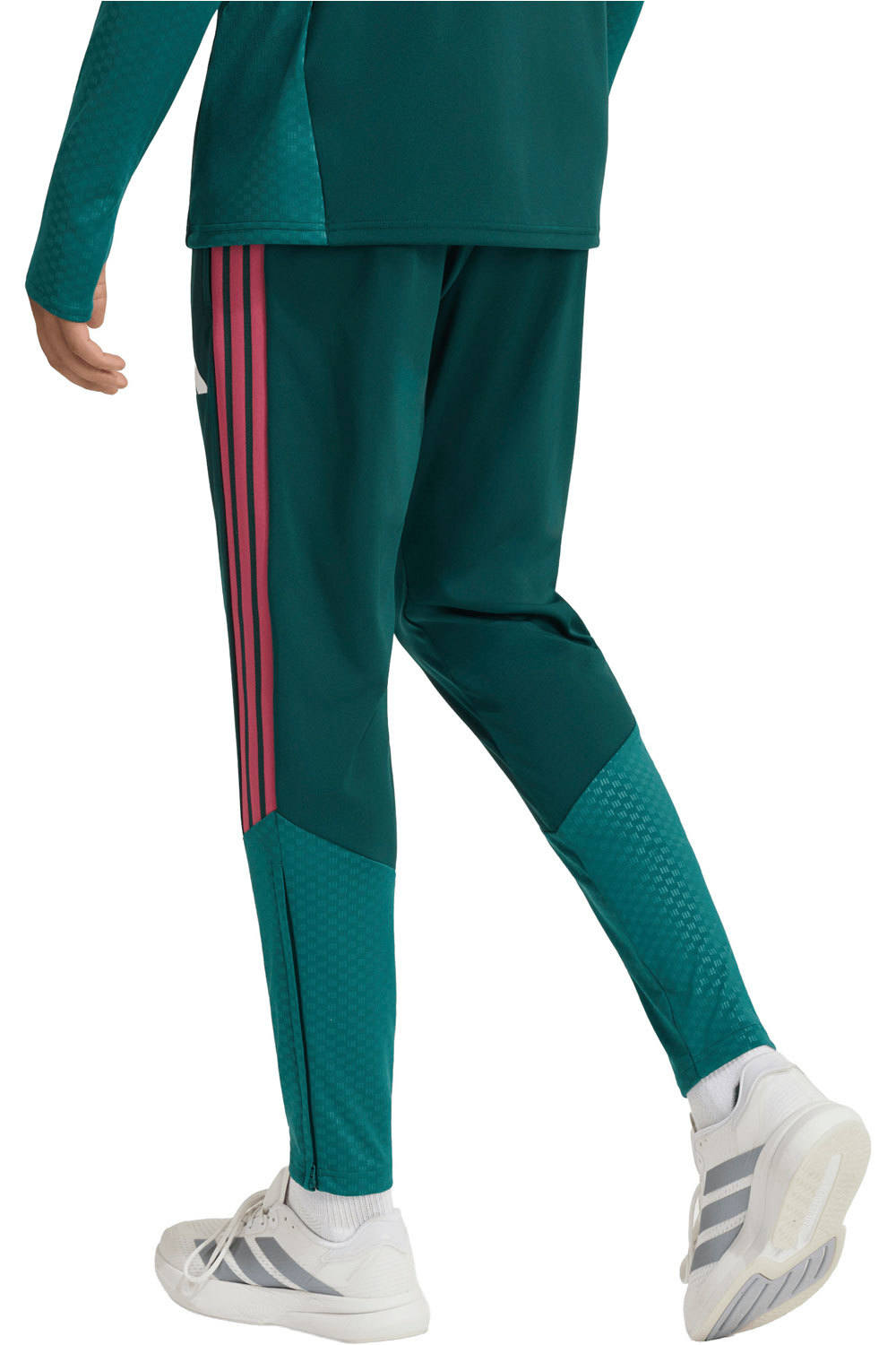 adidas pantalones largos futbol R.MADRID 27 TR PNT vista trasera