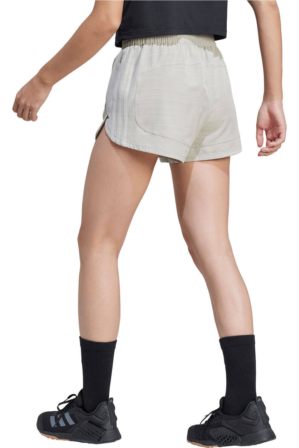 adidas pantalones y mallas cortas fitness mujer PACER TRAINING 3-STRIPES vista trasera