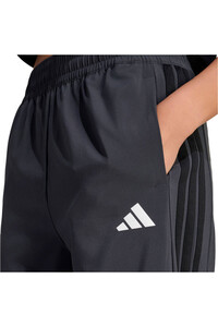 adidas pantalones y mallas largas fitness mujer TRAIN ESSENTIALS WOVEN 3 BANDAS vista trasera