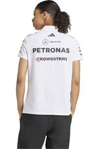 adidas polo manga corta mujer MERCEDES AMG PETRONAS F1 TEAM vista trasera