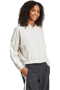 adidas sudadera mujer ESSENTIALS LIFESTYLE WOVEN 3 BANDAS vista detalle