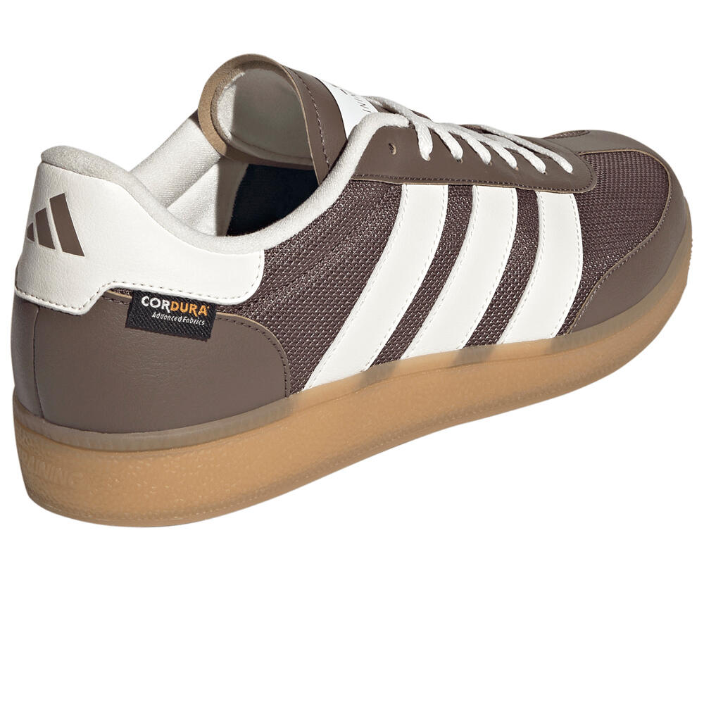 adidas zapatilla cross training hombre SPEZIAL TRAINING vista trasera