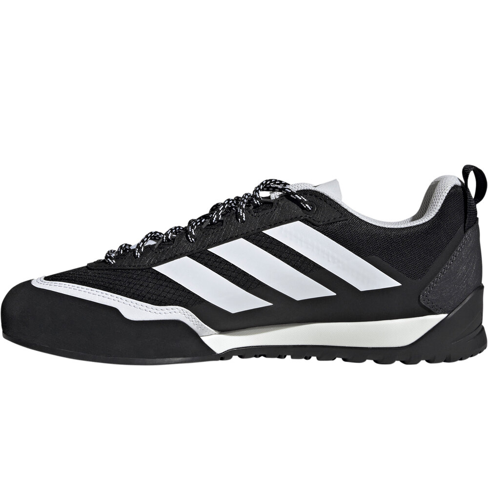 adidas zapatilla trekking hombre TERREX SKYCHASER SOLO 3 puntera