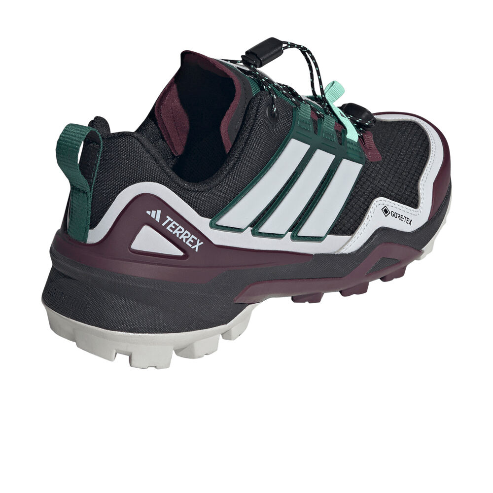 adidas zapatilla trekking mujer SKYCHASER vista trasera