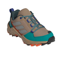 adidas zapatilla trekking niño TERREX AX4R lateral interior
