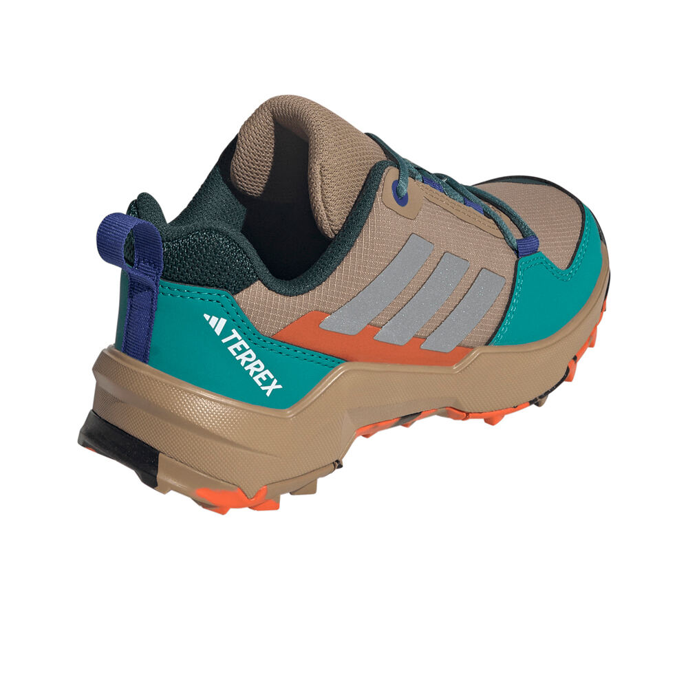 adidas zapatilla trekking niño TERREX AX4R vista trasera