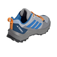 adidas zapatilla trekking niño TERREX AX4S HIKING vista trasera