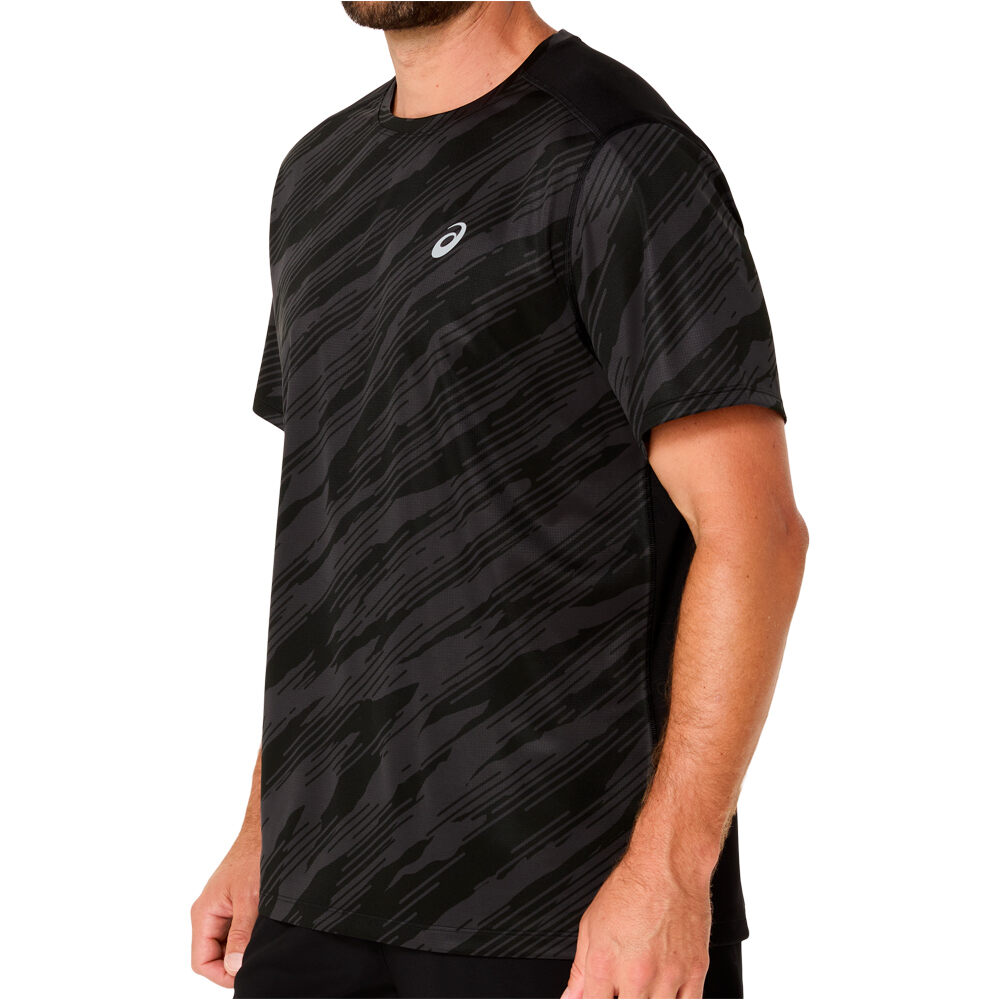 Asics camiseta técnica manga corta hombre ASICS CORE ALL OVER PRINT SS TOP vista detalle