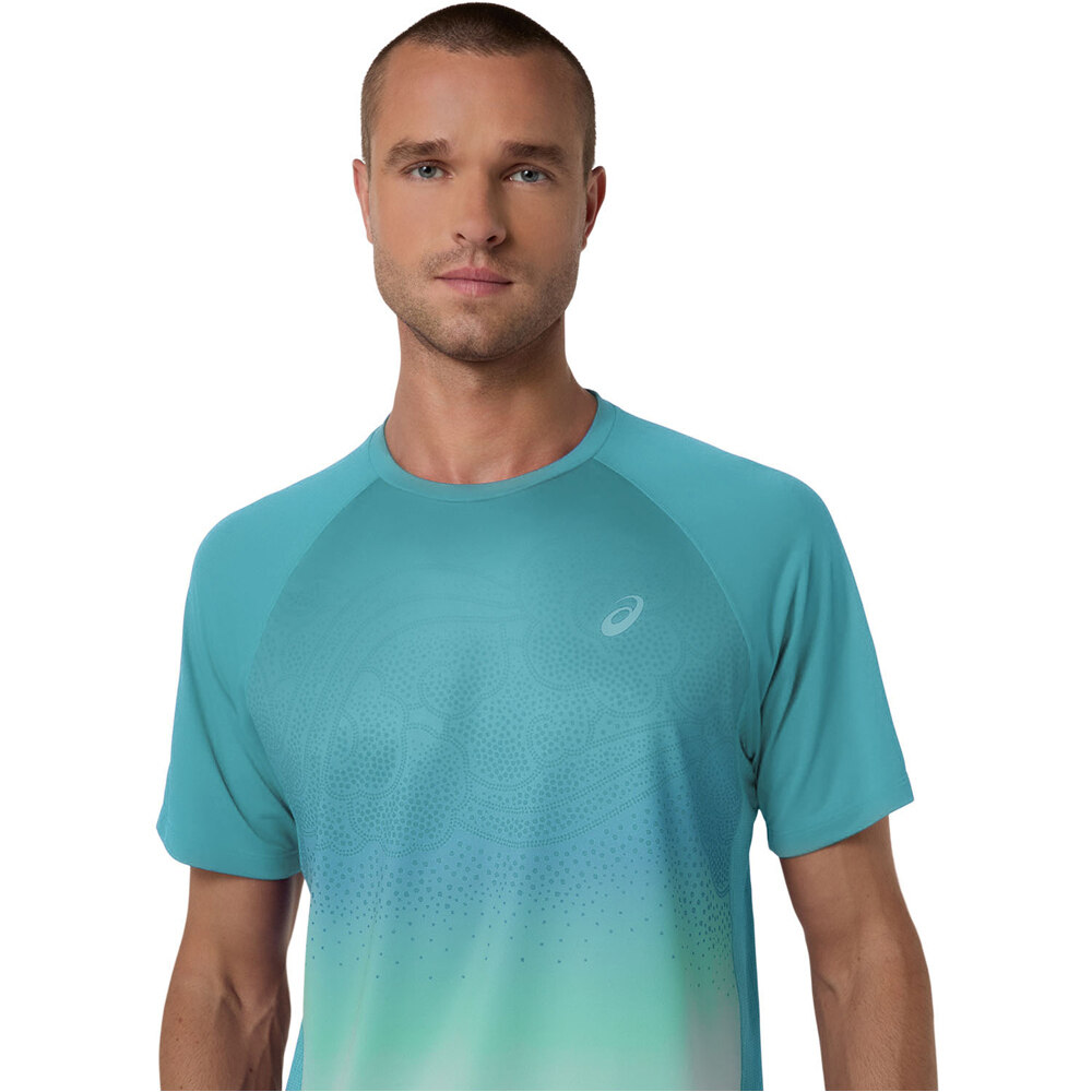 Asics camiseta técnica manga corta hombre ROAD FADE SS TOP vista detalle