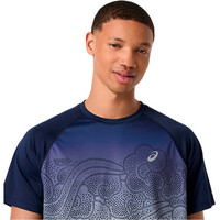 Asics camiseta técnica manga corta hombre ROAD FADE SS TOP vista detalle