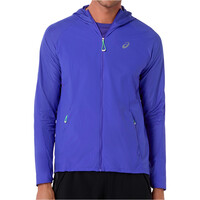 Asics CHAQUETA RUNNING HOMBRE ROAD PACKABLE JACKET vista frontal