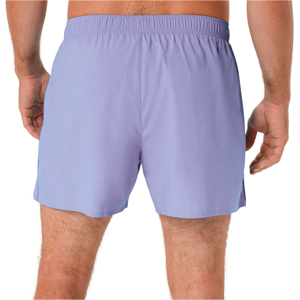 Asics pantaloneta técnica hombre ASICS CORE 5IN SHORT vista trasera