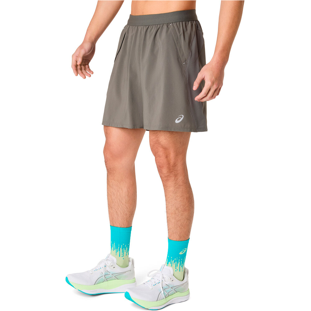 Asics pantaloneta técnica hombre ROAD 2-N-1 7IN SHORT vista detalle