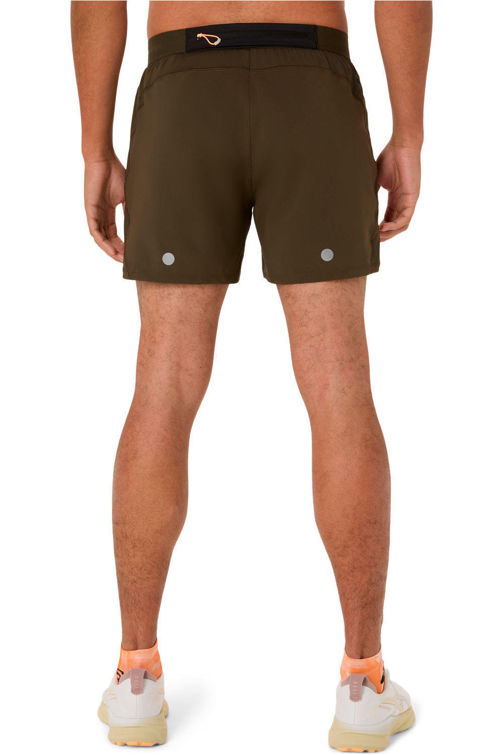 Asics pantaloneta técnica hombre ROAD 5IN SHORT vista trasera
