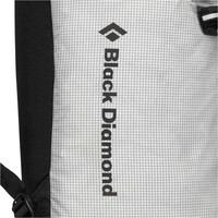 Black Diamond mochila montaña BLITZ 28 BACKPACK 02