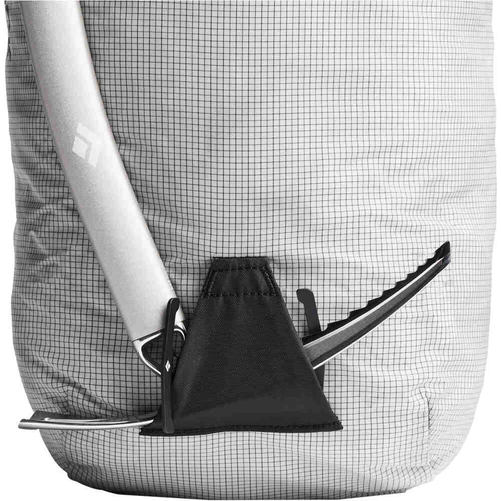 Black Diamond mochila montaña BLITZ 28 BACKPACK 03