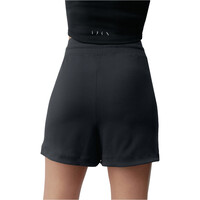 Born Living Yoga bermuda mujer Short Leila vista trasera