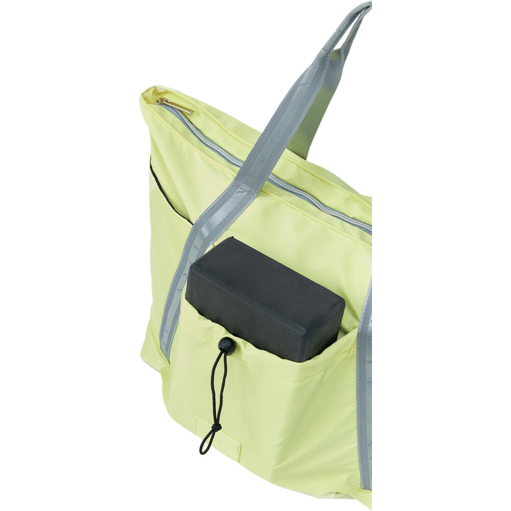 Born Living Yoga Bolsa Yoga Bag Away vista trasera