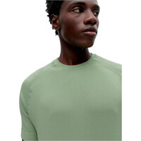 Born Living Yoga camiseta fitness hombre Otawa vista detalle
