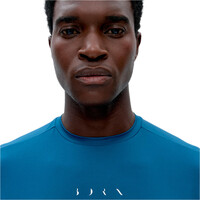 Born Living Yoga camiseta fitness hombre Strive vista detalle