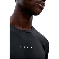 Born Living Yoga camiseta fitness hombre Strive vista detalle