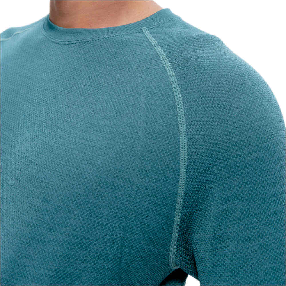 Born Living Yoga camiseta fitness hombre T-shirt Nyong vista detalle