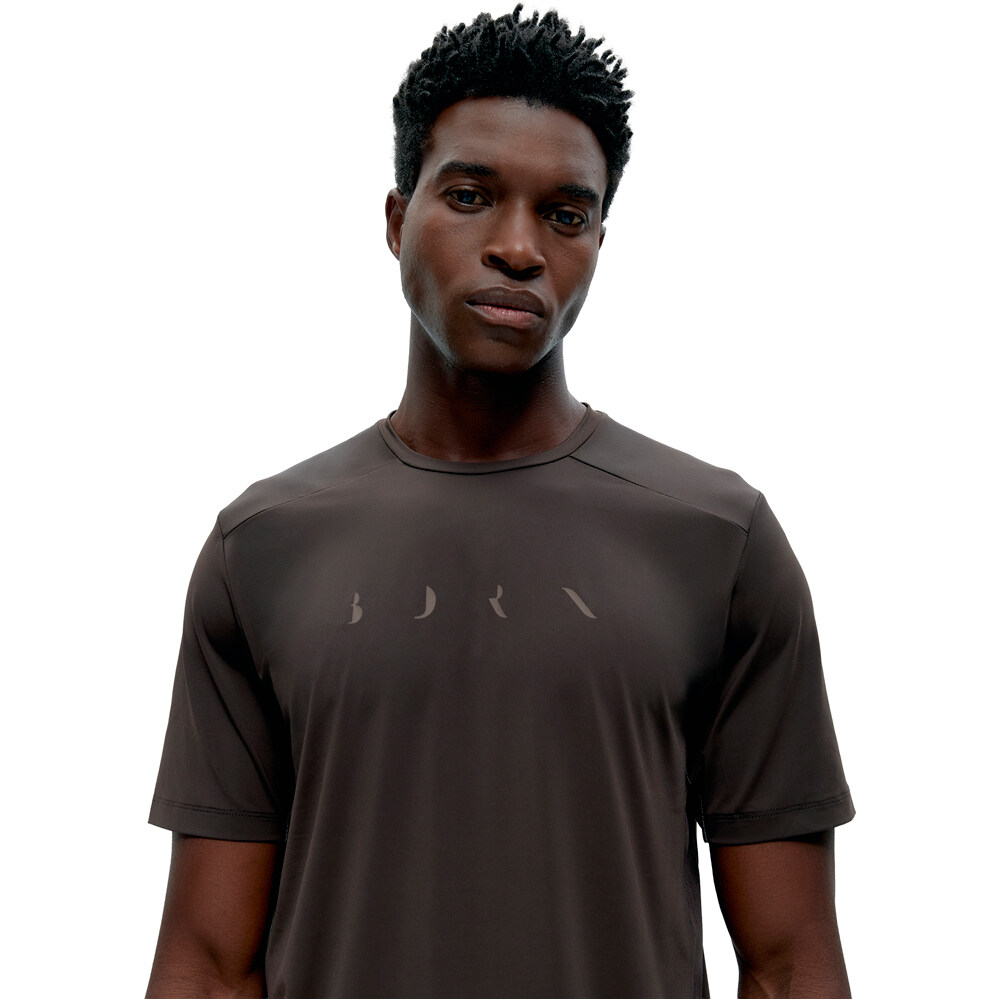 Born Living Yoga camiseta fitness hombre Volta 2.0 vista detalle