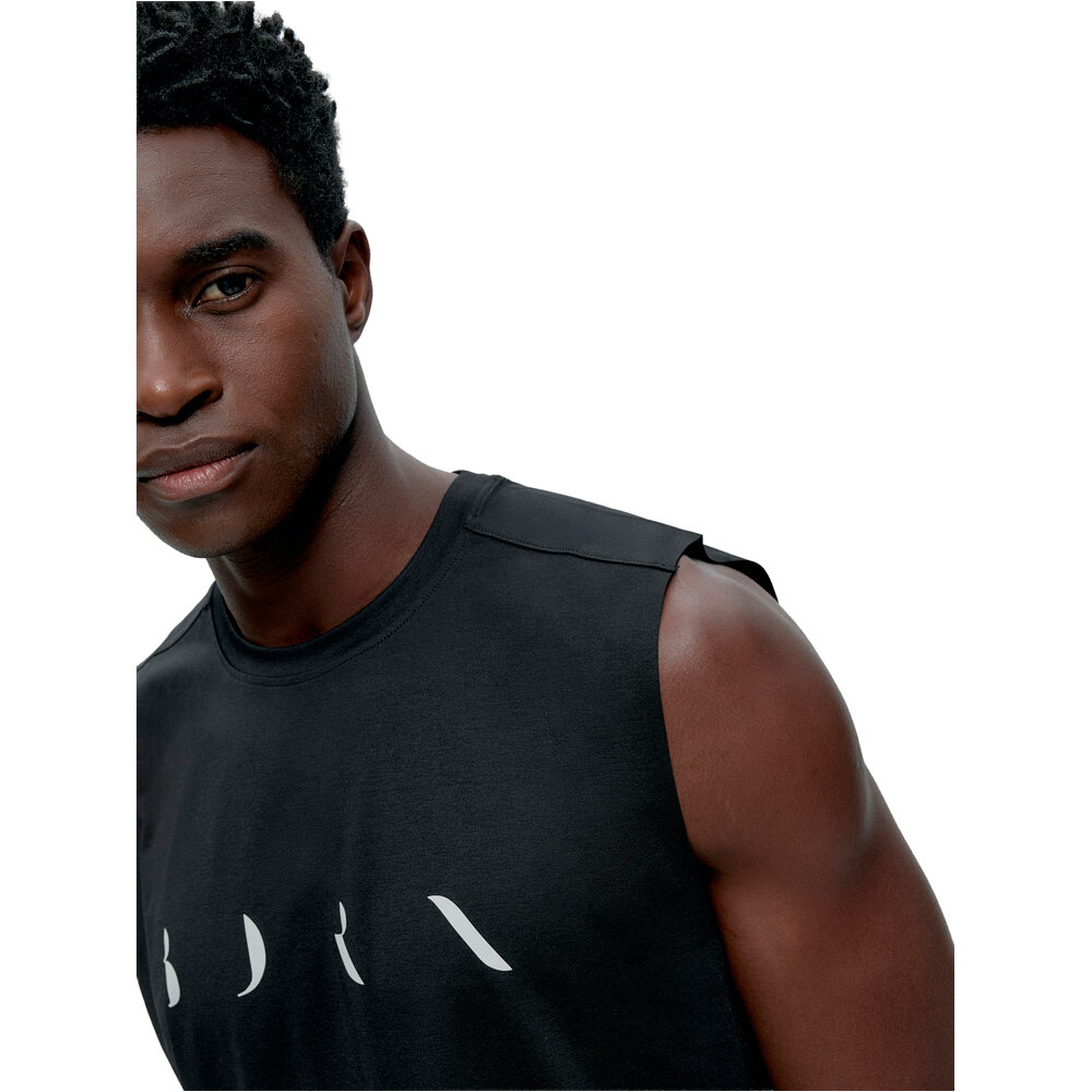 Born Living Yoga camiseta tirantes fitness hombre T-Shirt Daxon vista detalle
