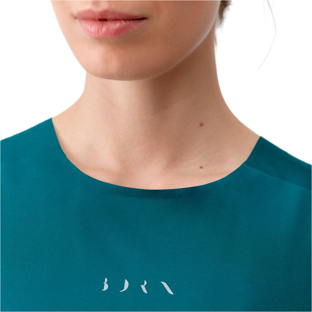Born Living Yoga camiseta tirantes fitness mujer Caliope vista detalle