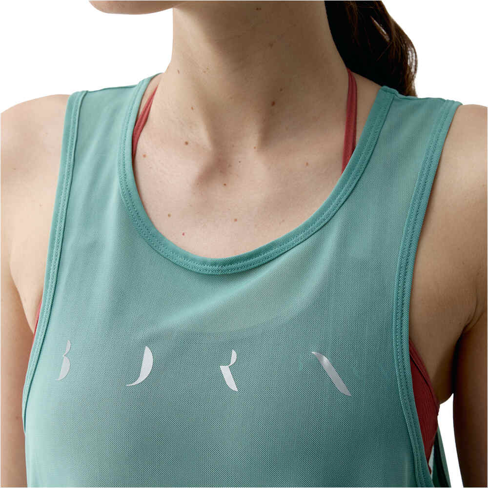 Born Living Yoga Camiseta Tirantes Yoga T-Shirt Bora vista detalle