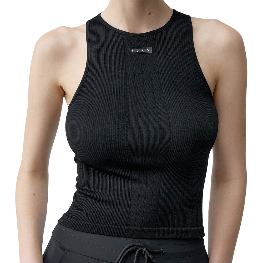 Born Living Yoga Camiseta Tirantes Yoga T-shirt Nora vista frontal