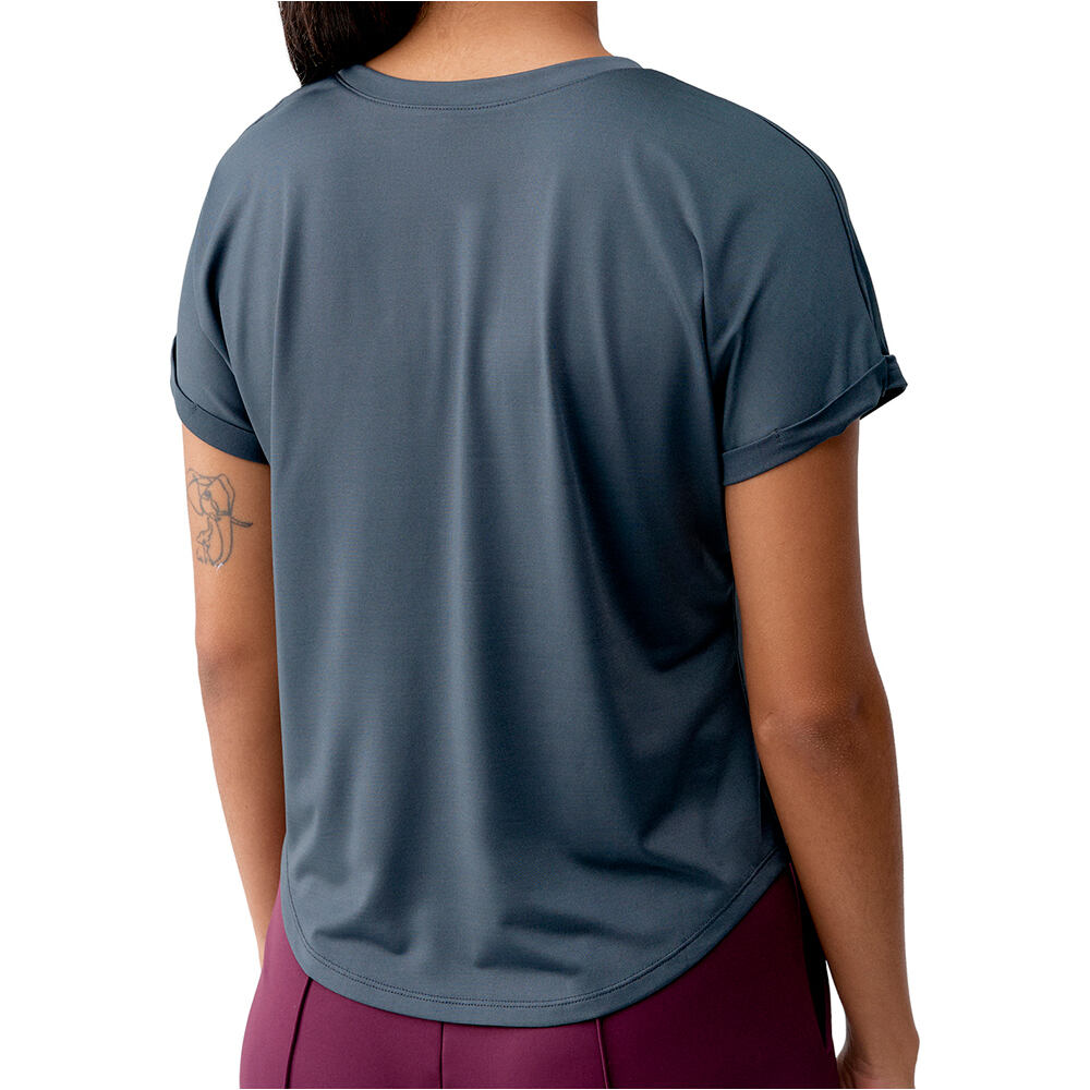 Born Living Yoga camisetas fitness mujer Azami vista trasera