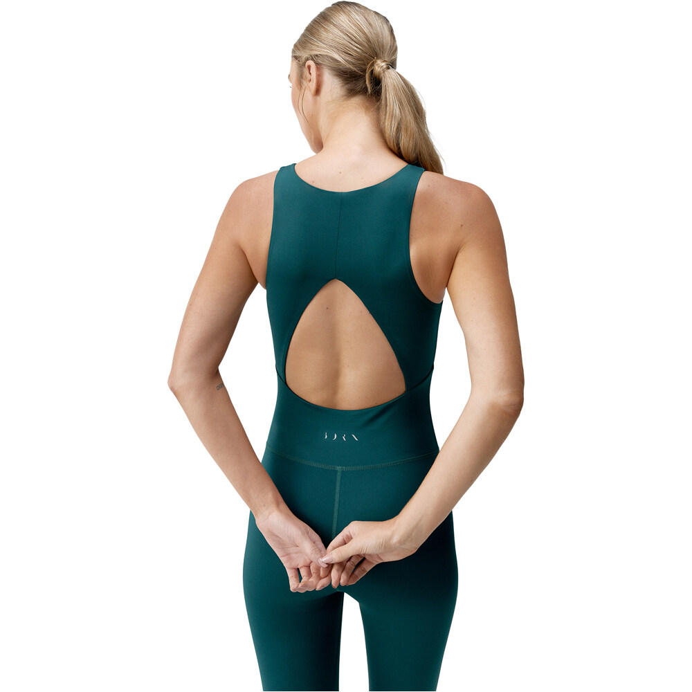 Born Living Yoga Mono Yoga Corpo 03