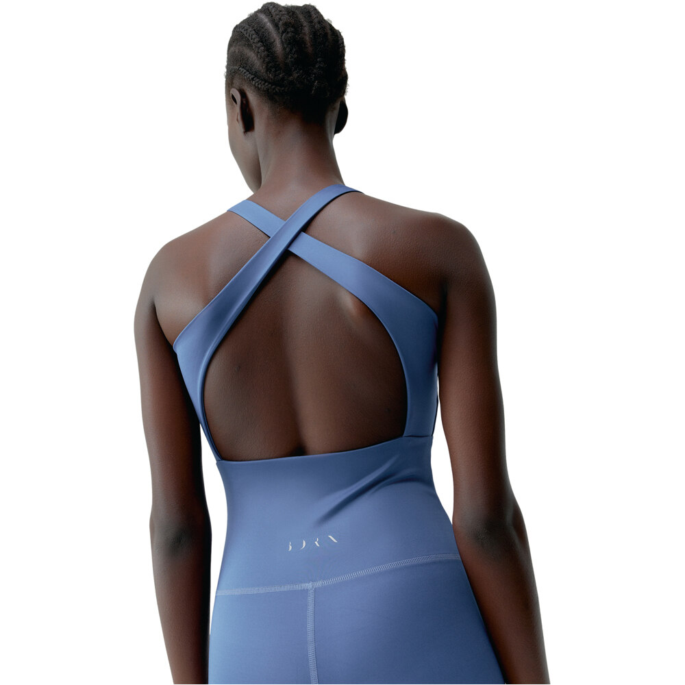 Born Living Yoga Mono Yoga Jumpsuit Bimba vista trasera