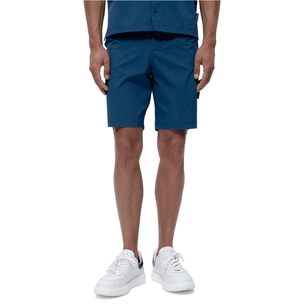 Born Living Yoga pantalón corto fitness hombre Gadir vista frontal