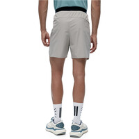 Born Living Yoga pantalón corto fitness hombre Malaui vista trasera