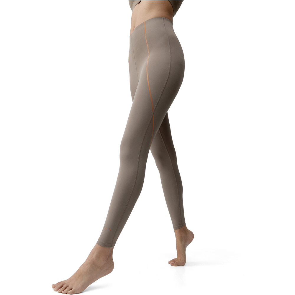 Born Living Yoga Pantalon Largo Yoga Brone vista detalle