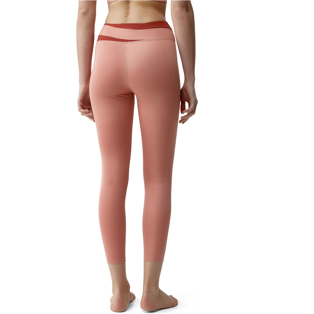 Born Living Yoga Pantalon Largo Yoga Kate vista trasera