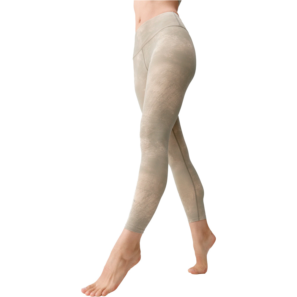 Born Living Yoga Pantalon Largo Yoga Legging Alaya vista frontal