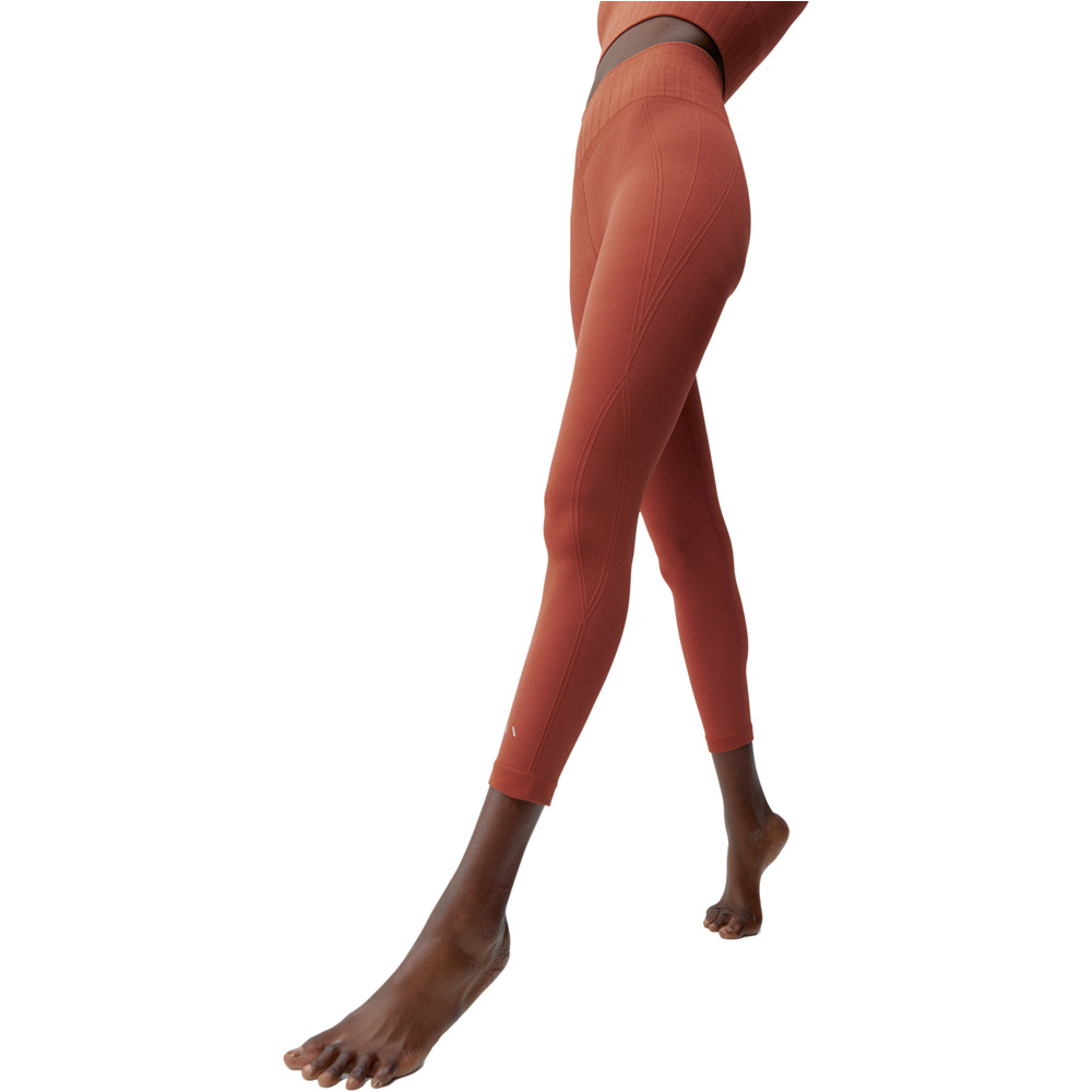 Born Living Yoga Pantalon Largo Yoga Legging Annapurna vista frontal